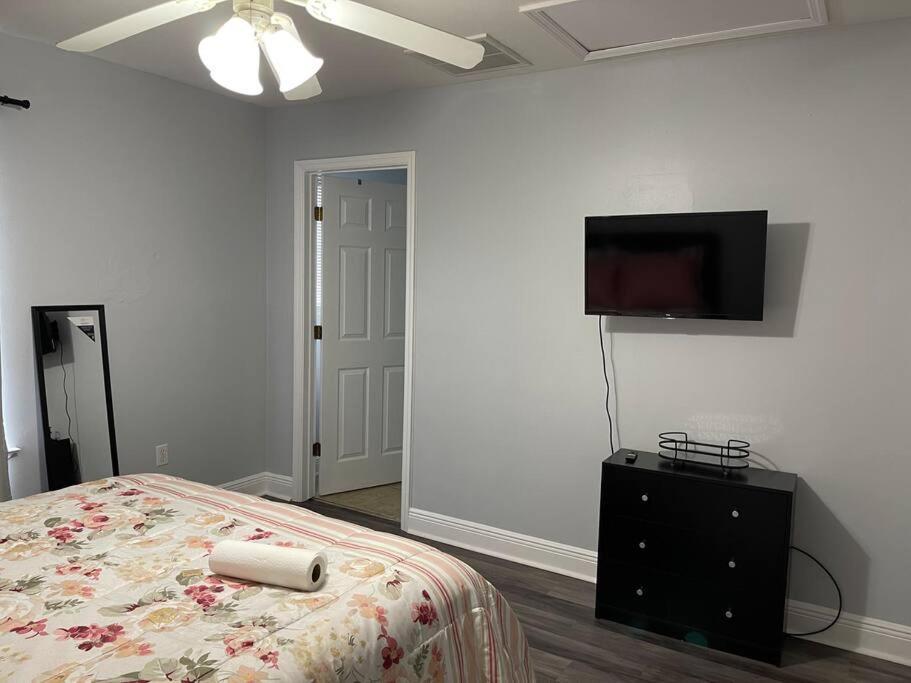 Cheerful 3-Bedrooms With Free Parking On Premises Талахаси Екстериор снимка